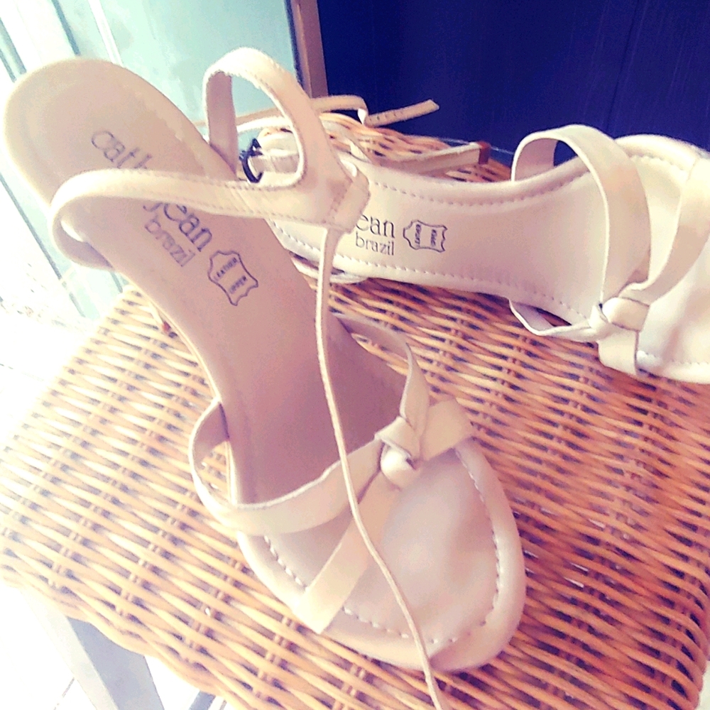 NUDE STRAPPY HEELS